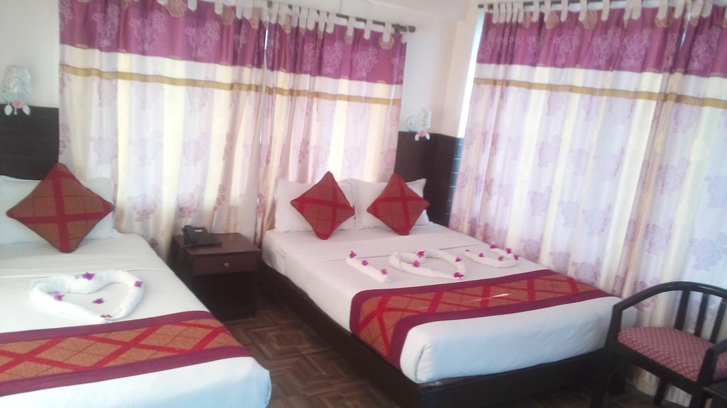 Hotel Center Lake Pokhara Værelse billede