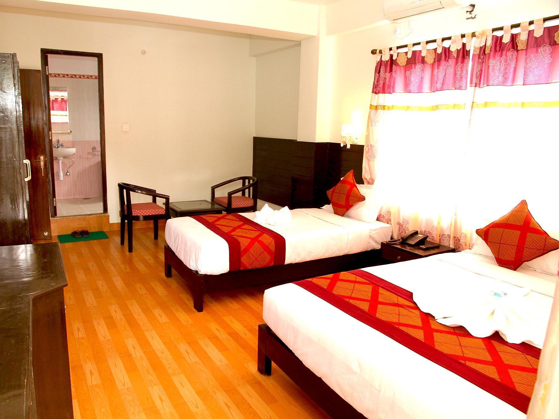 Hotel Center Lake Pokhara Eksteriør billede