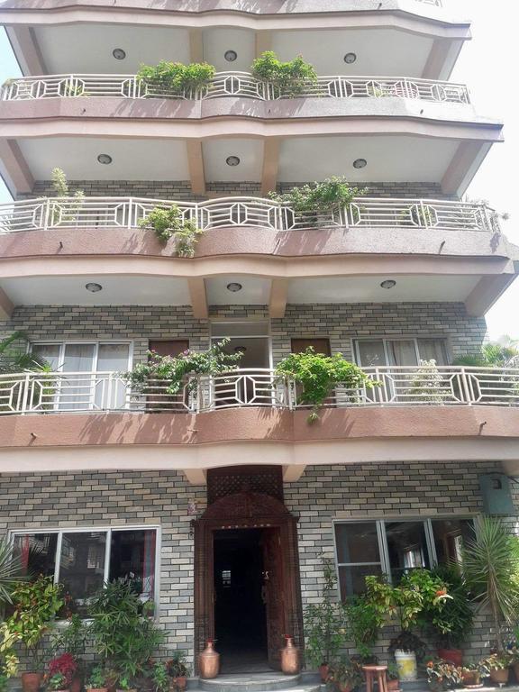 Hotel Center Lake Pokhara Eksteriør billede