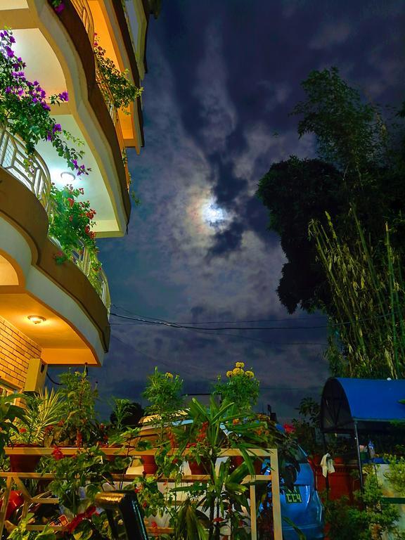 Hotel Center Lake Pokhara Eksteriør billede