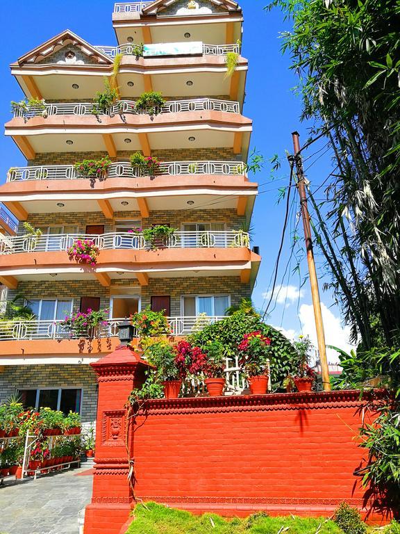 Hotel Center Lake Pokhara Eksteriør billede